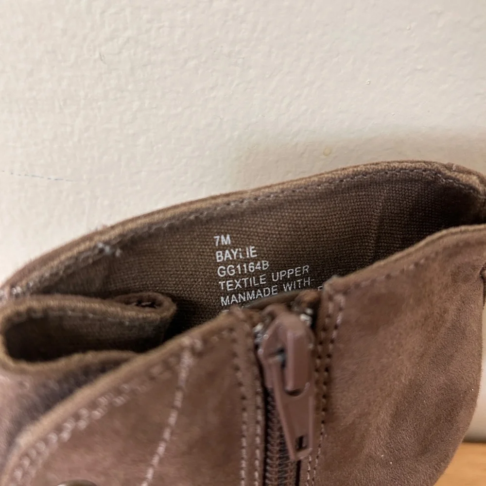 Mia Baylie Brown Suede Wedge Booties‎ with Lace-Up Detail size 7M